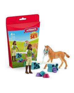 Schleich 42756 Pocket Set - Horse Club Edzés szett Tennessee Walker csikóval