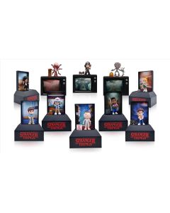 Stranger Things figurák és kiegészítők meglepetés dobozban, 12 féle