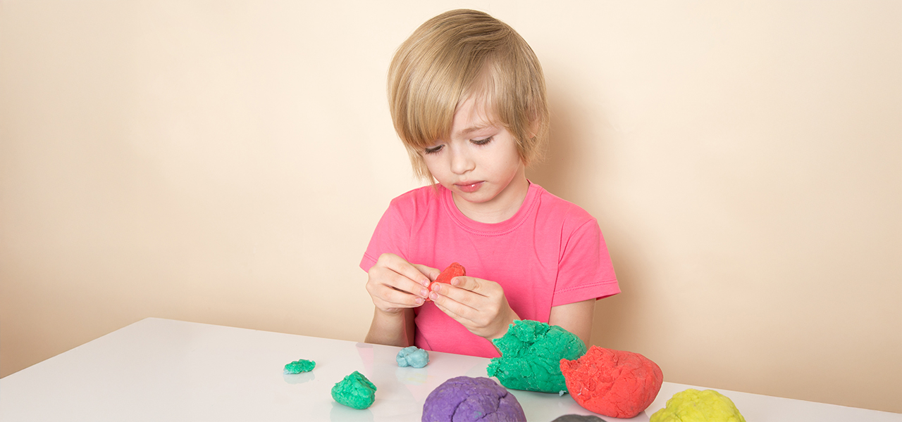 Nemzetközi Play-Doh Nap: Gyurmázás minden korosztálynak 